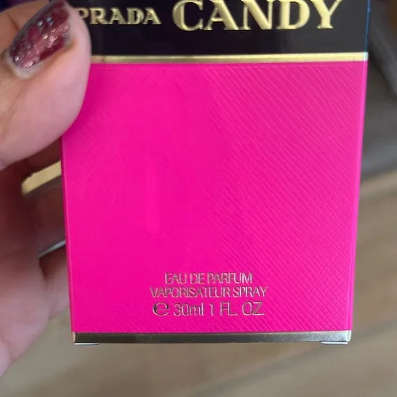 Prada Pink and Gold Body Wash - Picture 4 of 5